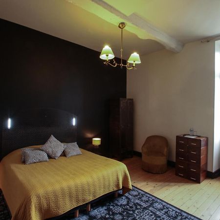 Le Prieure Hotel นัวเยร์ส-ซูร์-เซอไรน์ ภายนอก รูปภาพ