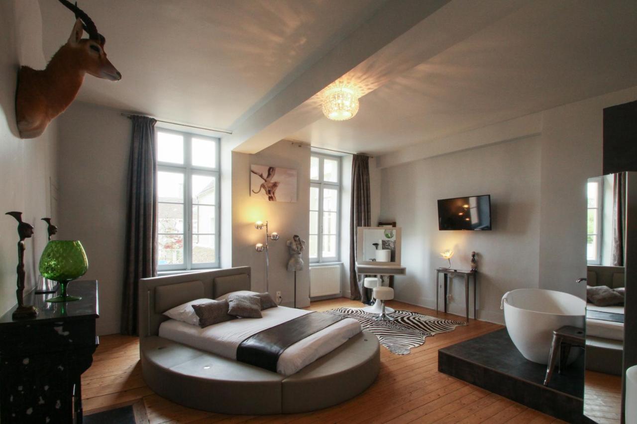 Le Prieure Hotel นัวเยร์ส-ซูร์-เซอไรน์ ภายนอก รูปภาพ