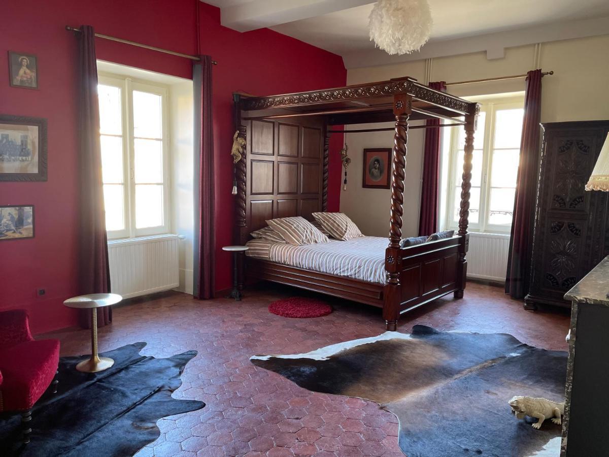 Le Prieure Hotel นัวเยร์ส-ซูร์-เซอไรน์ ภายนอก รูปภาพ