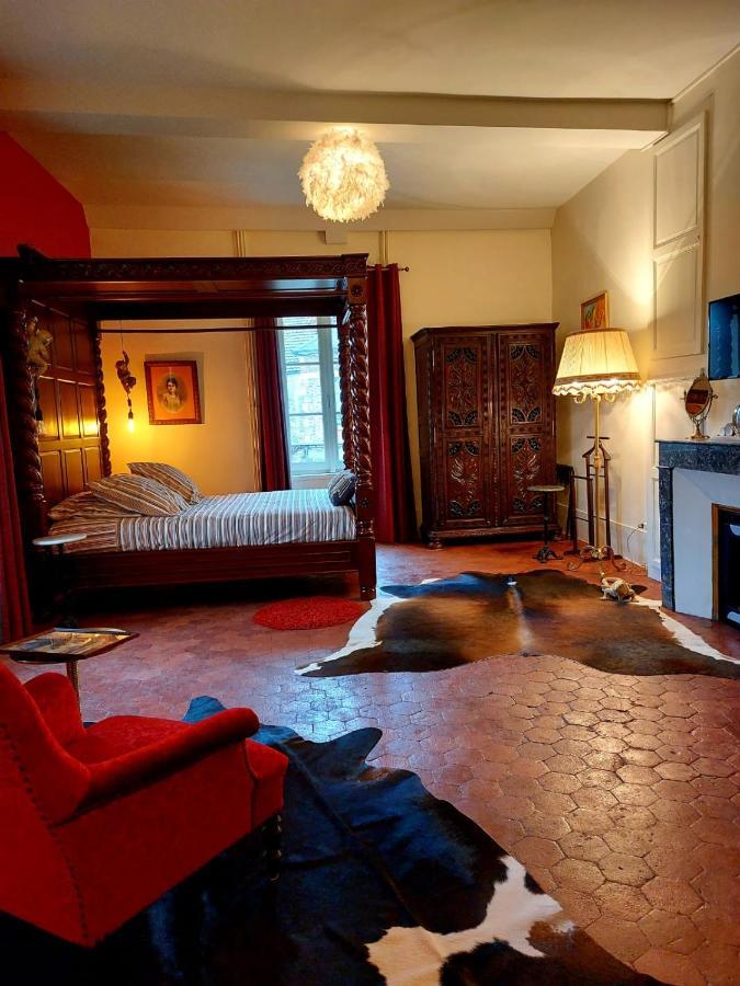 Le Prieure Hotel นัวเยร์ส-ซูร์-เซอไรน์ ภายนอก รูปภาพ