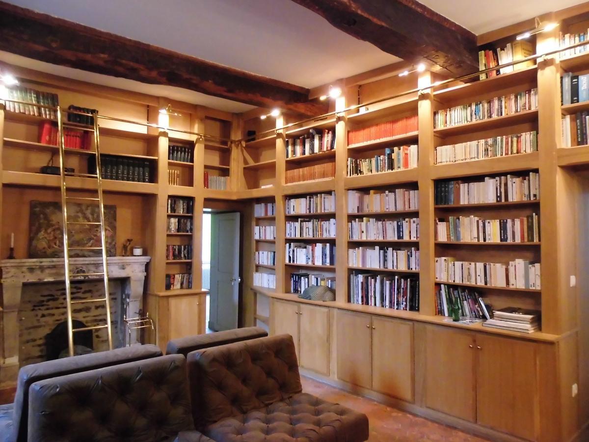 Le Prieure Hotel นัวเยร์ส-ซูร์-เซอไรน์ ภายนอก รูปภาพ