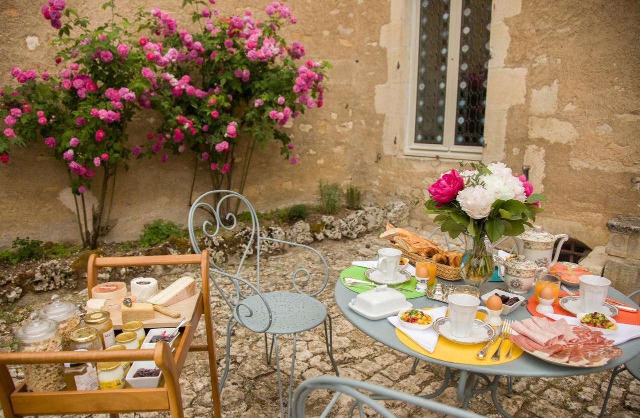 Le Prieure Hotel นัวเยร์ส-ซูร์-เซอไรน์ ภายนอก รูปภาพ