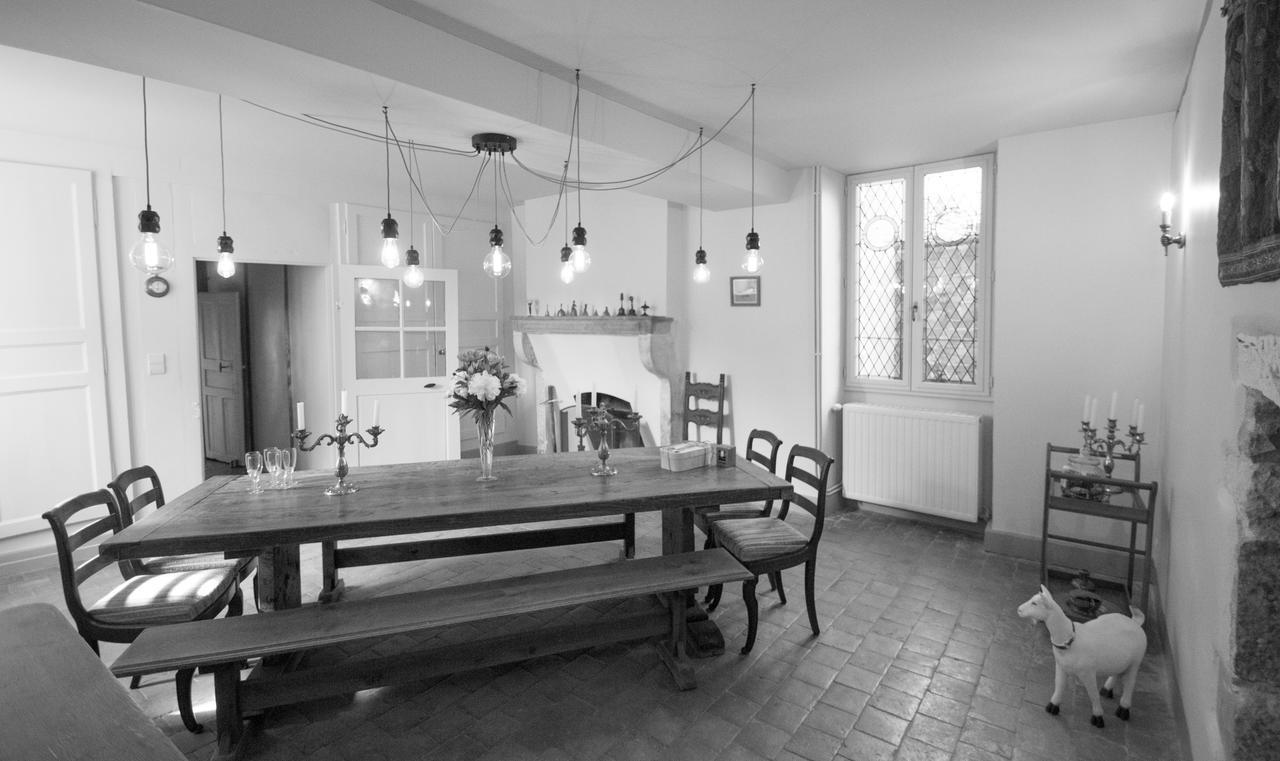Le Prieure Hotel นัวเยร์ส-ซูร์-เซอไรน์ ภายนอก รูปภาพ