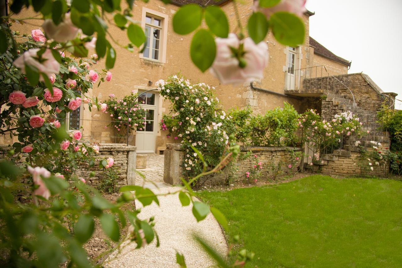 Le Prieure Hotel นัวเยร์ส-ซูร์-เซอไรน์ ภายนอก รูปภาพ