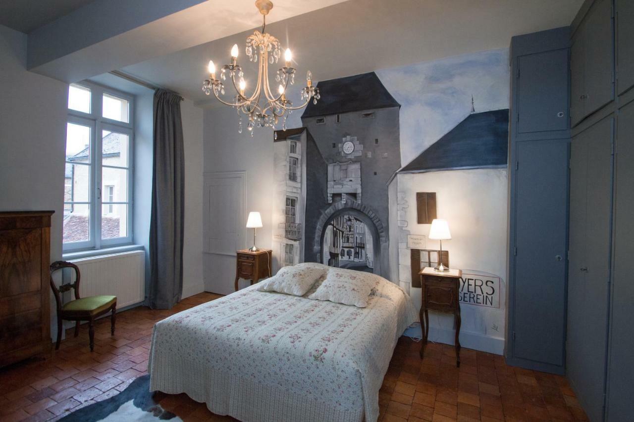 Le Prieure Hotel นัวเยร์ส-ซูร์-เซอไรน์ ภายนอก รูปภาพ