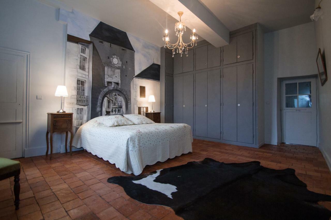 Le Prieure Hotel นัวเยร์ส-ซูร์-เซอไรน์ ภายนอก รูปภาพ
